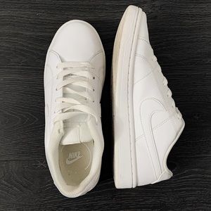 Nike Court Royale Sneakers